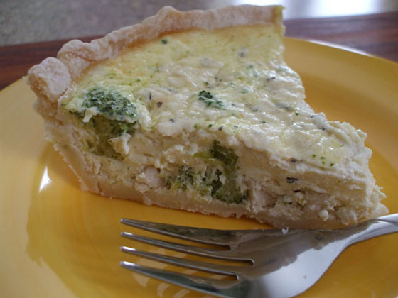 Herbed Chicken & Broccoli Quiche