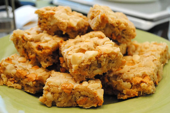 Butterscotch Macadamia Nut Bars