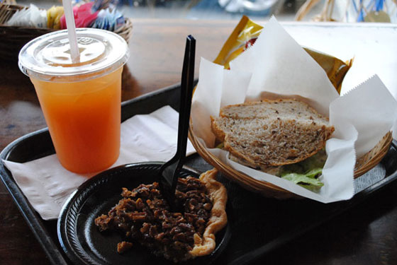 Merridee's Breadbasket Chicken Salad Combo