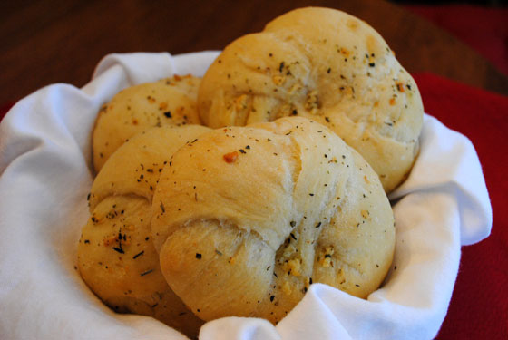 Soft Garlic Knots