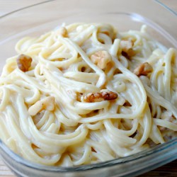 Gorgonzola Linguine with Walnuts