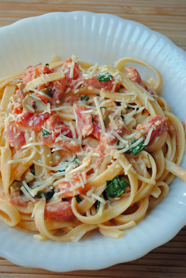 Fettuccine with Tomato Cream Sauce