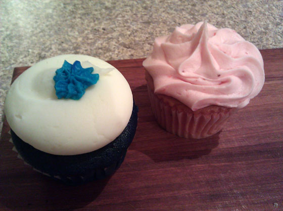 Blue Velvet Cupcakes 2-Pack