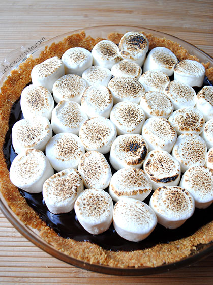 No-Bake S'mores Pie by So, How's It Taste? www.leah-claire.com