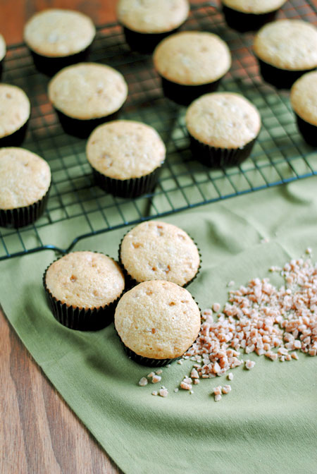 Banana Toffee Picnic Cupcakes