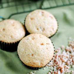 Banana Toffee Picnic Cupcakes