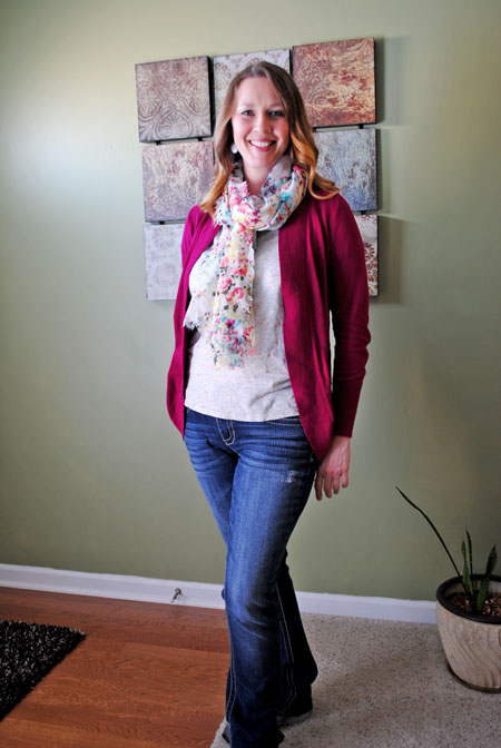 Cardigan & t-shirt with scarf