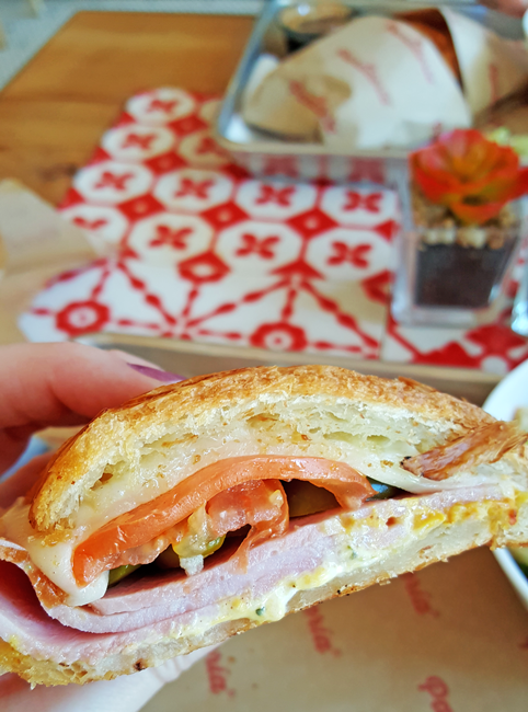 La Panaderia Clasica Torta