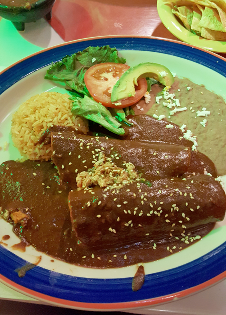 Mi Tierra Enchiladas de Pollo en Mole