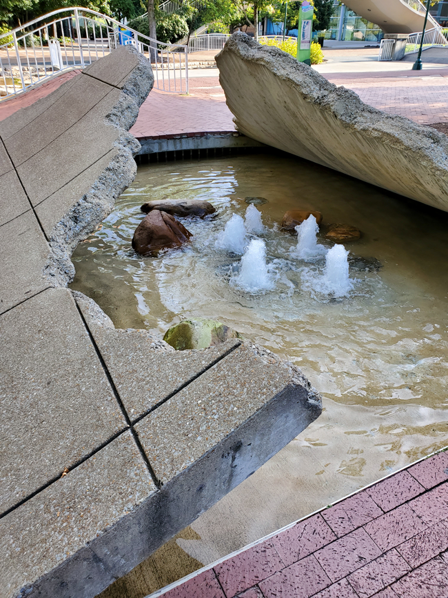 Tennessee Aquarium Water Feature